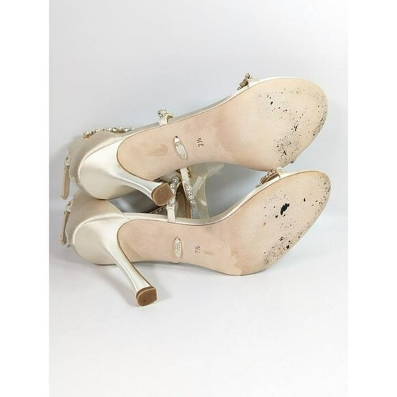 Badgley Mischka Women's Nayeli Drama Heel Sandals Ivory Satin Size 7.5 MSRP $285 - Picture 11 of 12